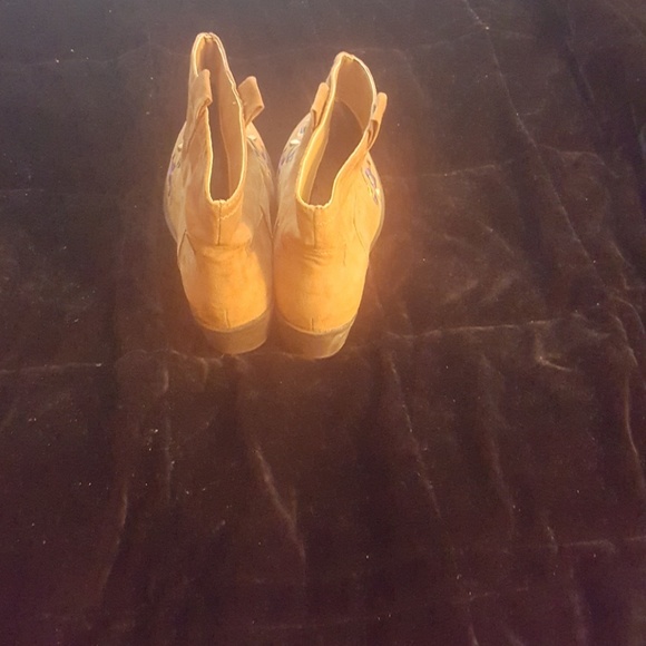 Booties - Picture 3 of 5